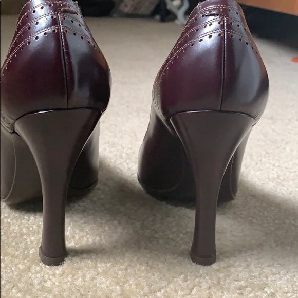 Marc Jacobs brown pumps with buckle detail - Picture 3 of 4